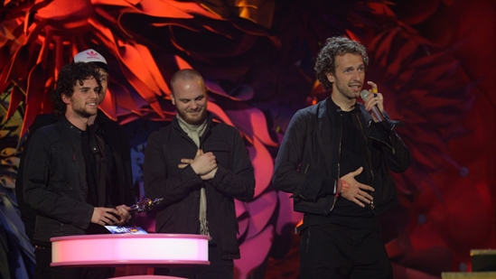 Coldplay receiving the award for Best British Single at The BRITs 2006