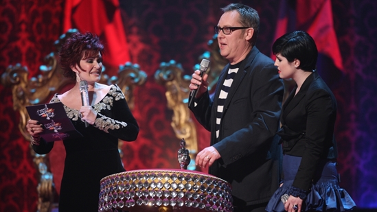 Vic Reeves & The Osbournes presenting the award for Mastercard British Album